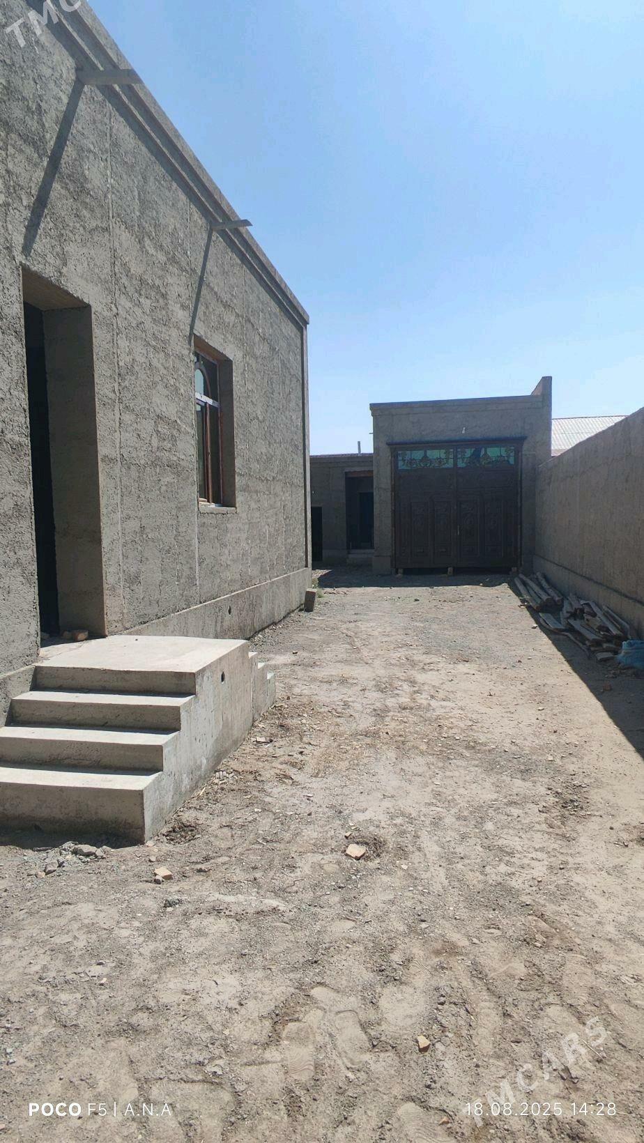 Satlyk jay - Гурбансолтан Едже - img 1