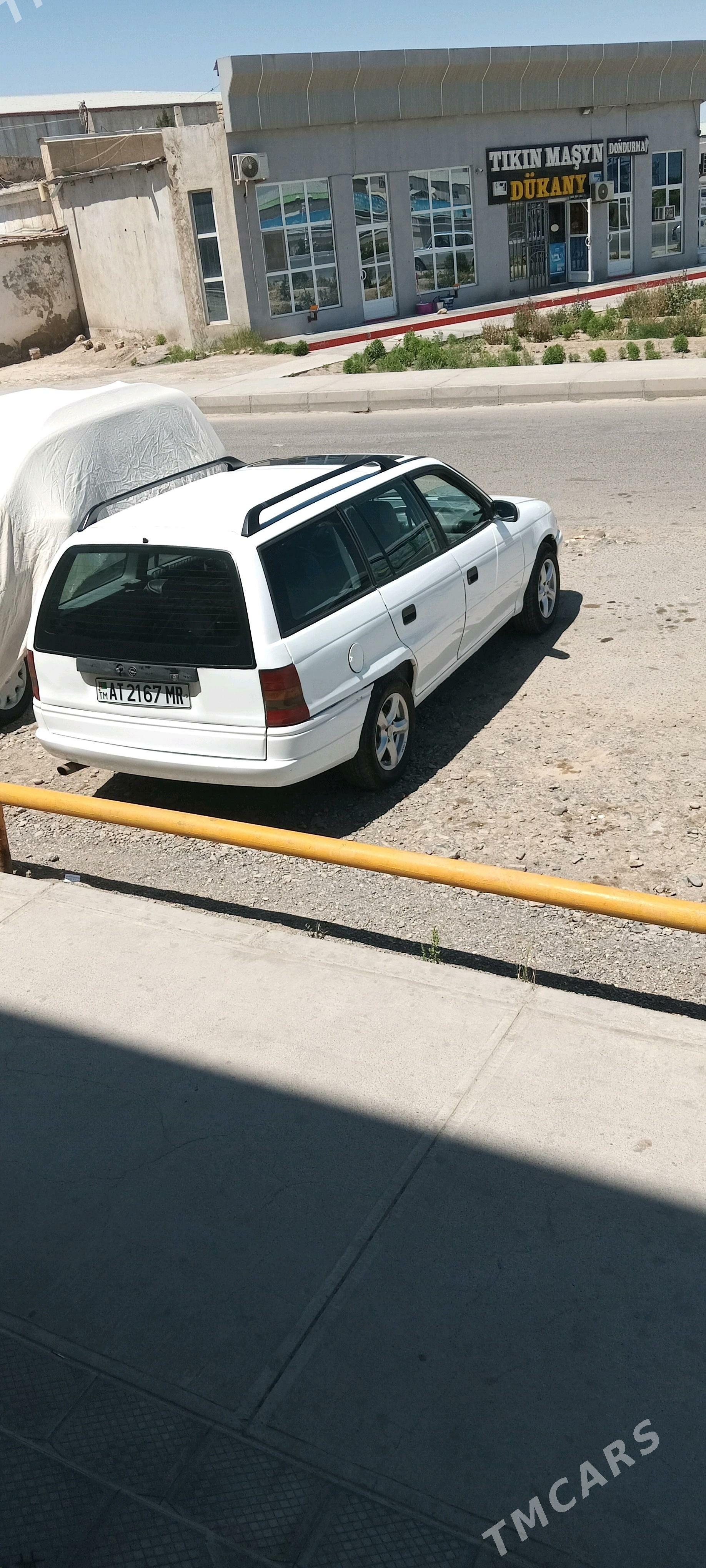 Opel Astra 1993 - 34 000 TMT - Мургап - img 1