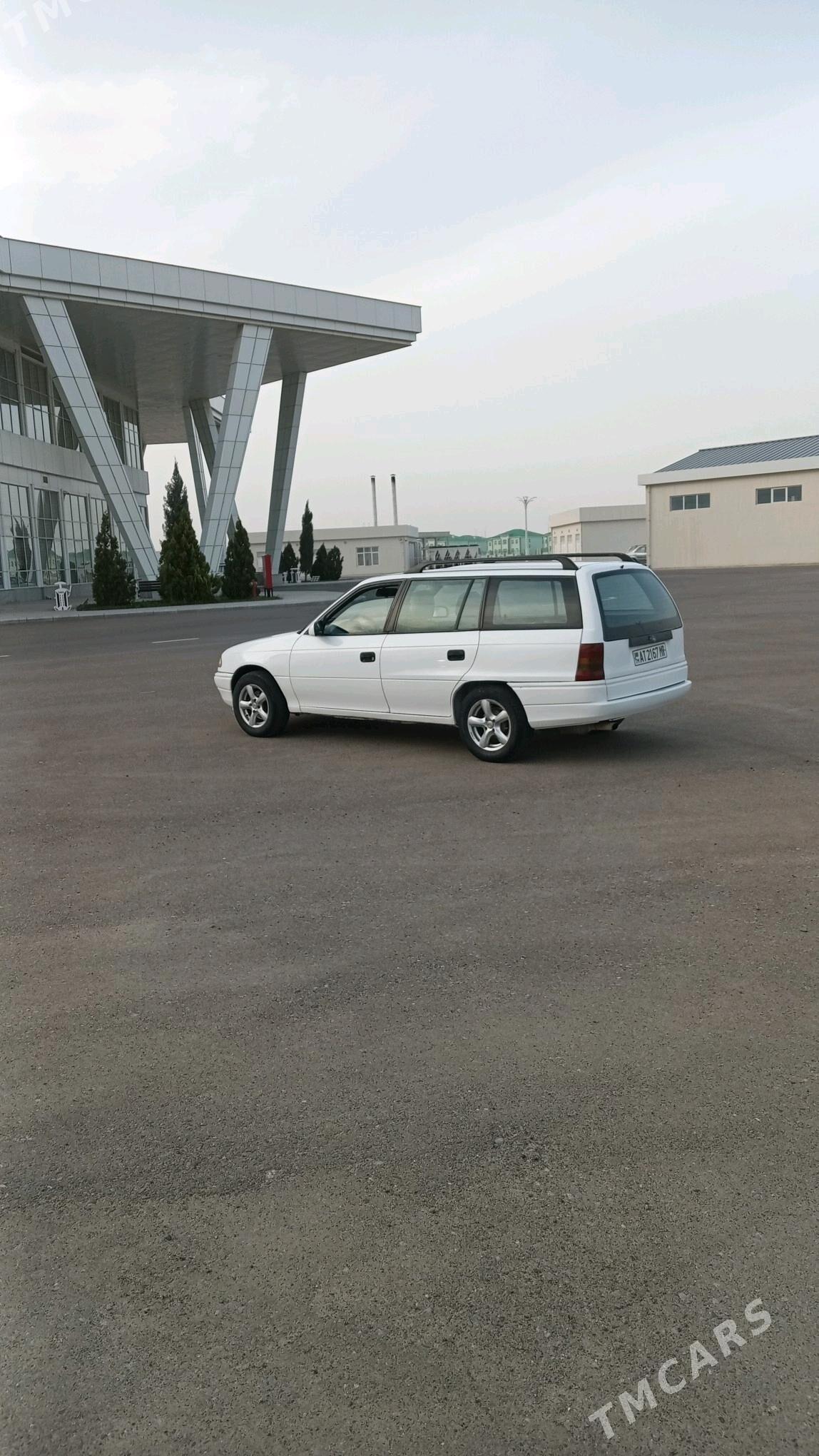 Opel Astra 1993 - 34 000 TMT - Мургап - img 3