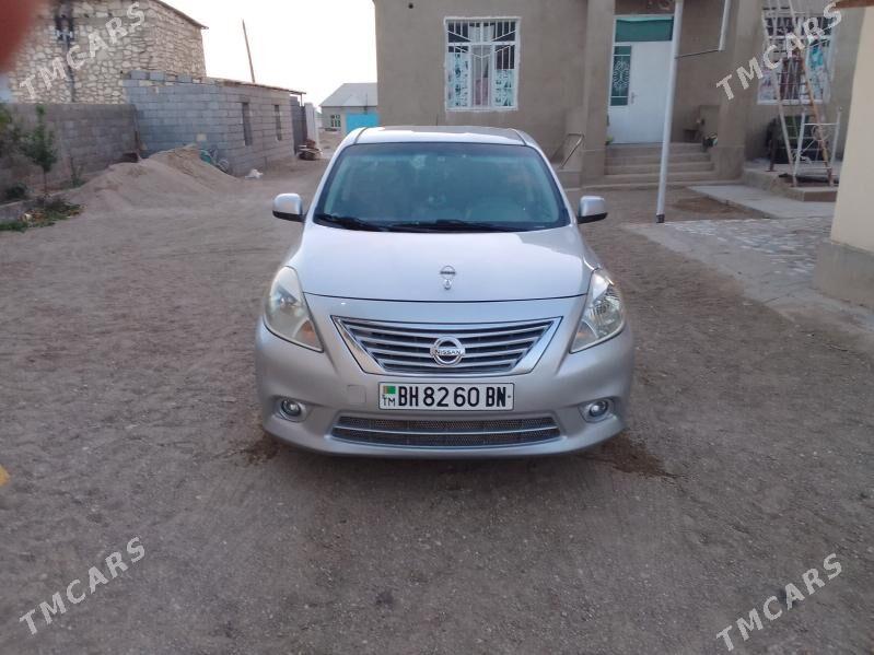 Nissan Versa 2013 - 130 000 TMT - Balkanabat - img 2