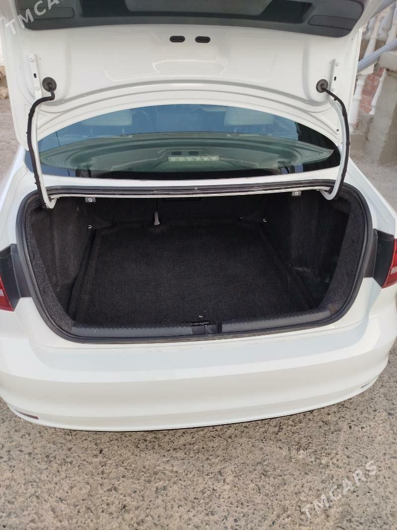 Volkswagen Jetta 2016 - 180 000 TMT - Türkmenbaşy - img 2
