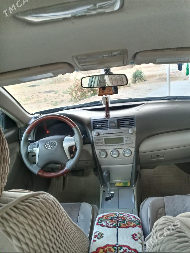 Toyota Camry 2010 - 180 000 TMT - Мургап - img 2