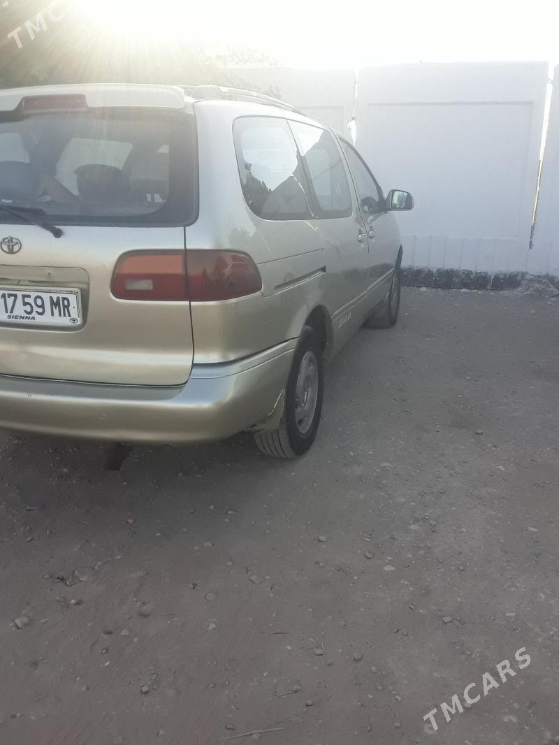 Toyota Sienna 1999 - 130 000 TMT - Огуз хан - img 3