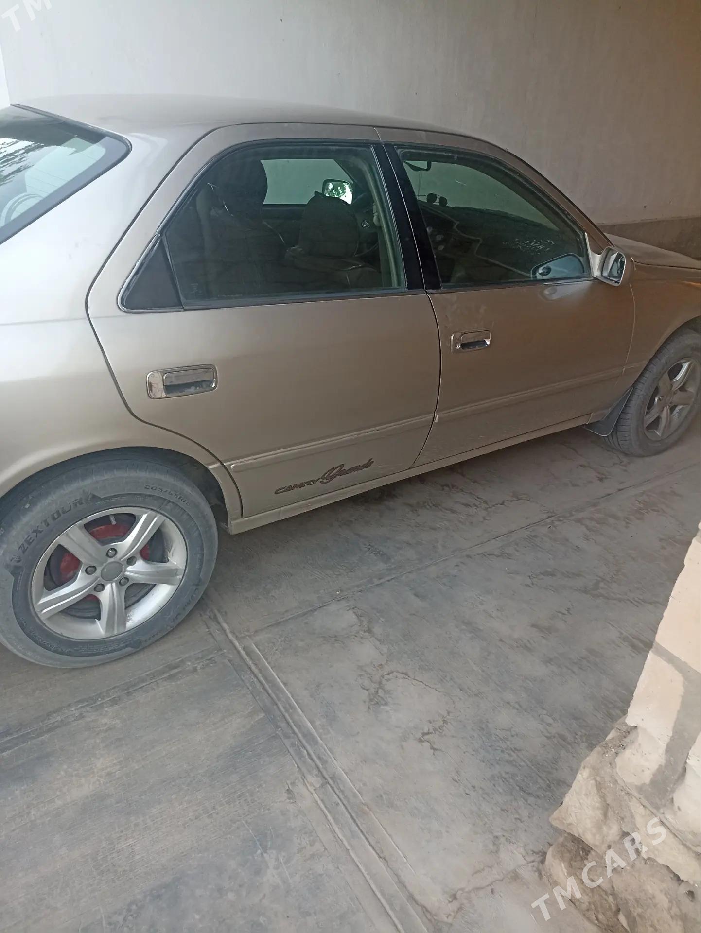 Toyota Camry 1998 - 125 000 TMT - Туркменабат - img 1