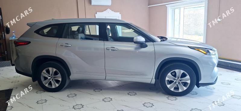 Toyota Highlander 2021 - 520 000 TMT - Дянев - img 3