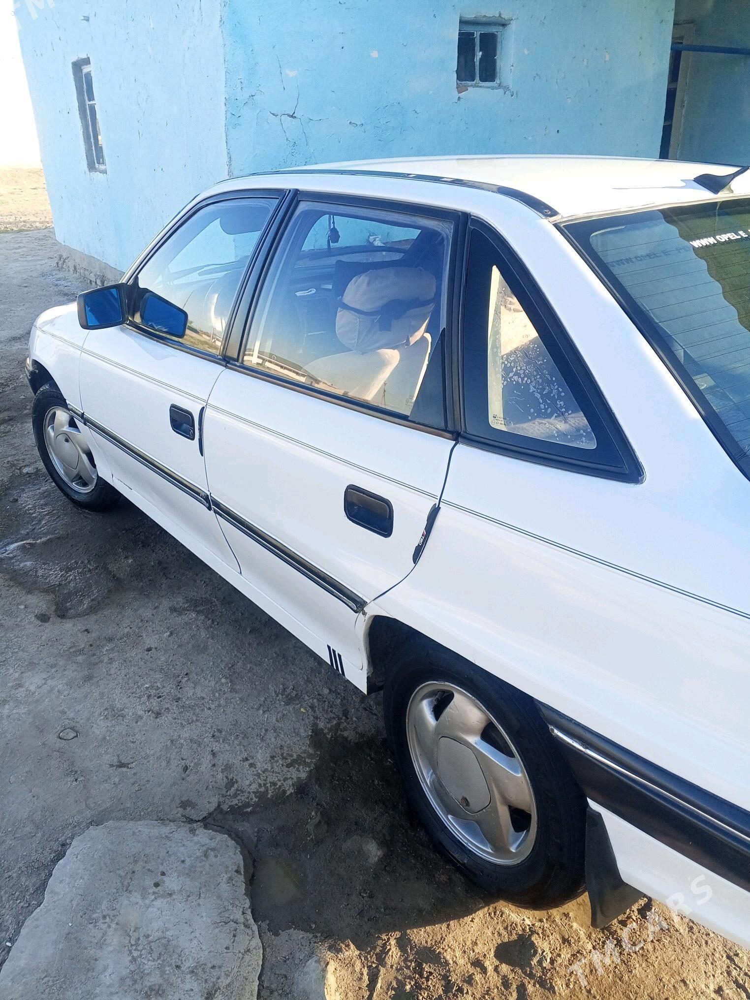 Opel Astra 1993 - 40 000 TMT - Gubadag - img 2