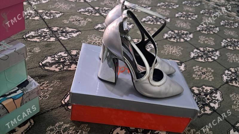 kovus - Mary - img 1