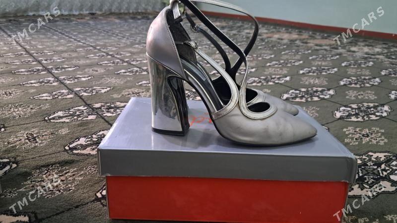 kovus - Mary - img 2