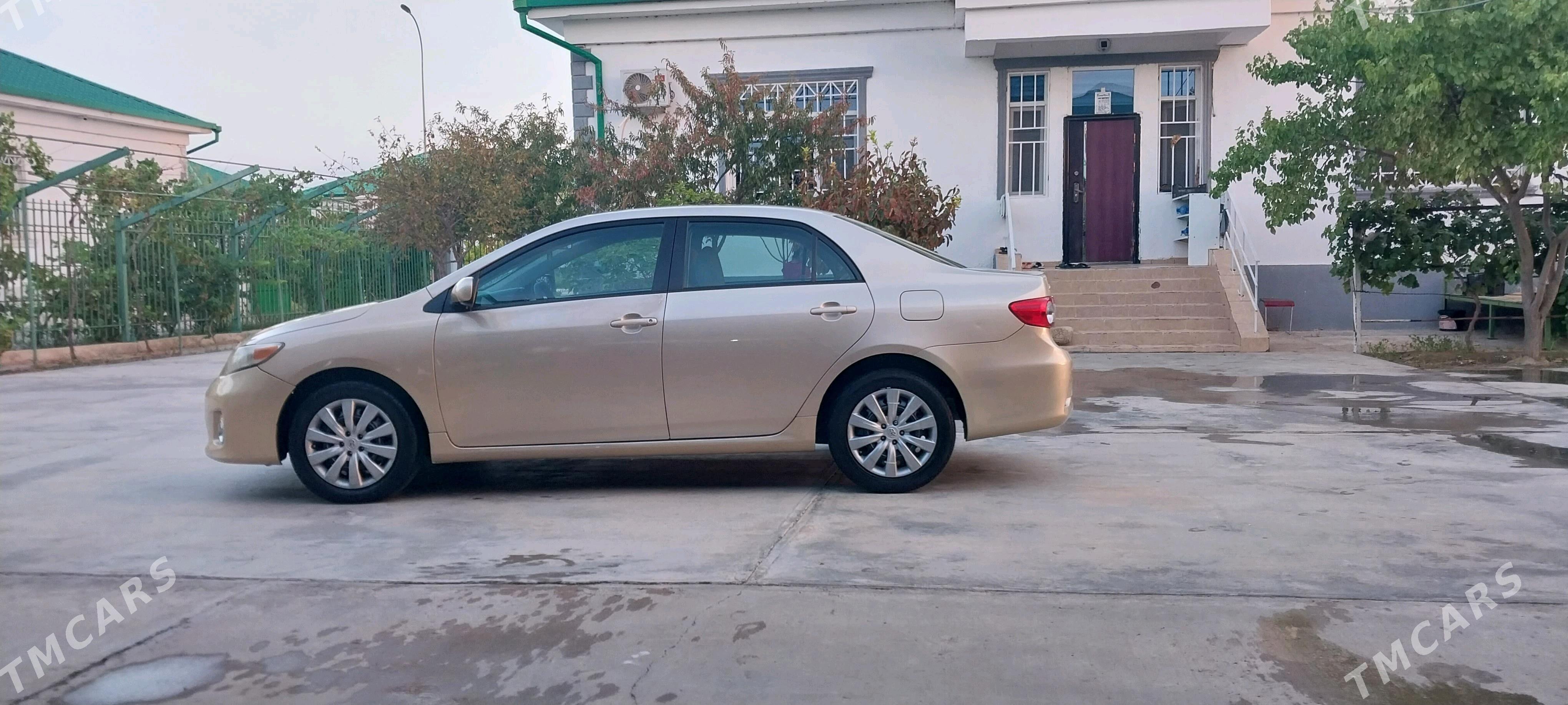 Toyota Corolla 2012 - 165 000 TMT - Тязе заман - img 3