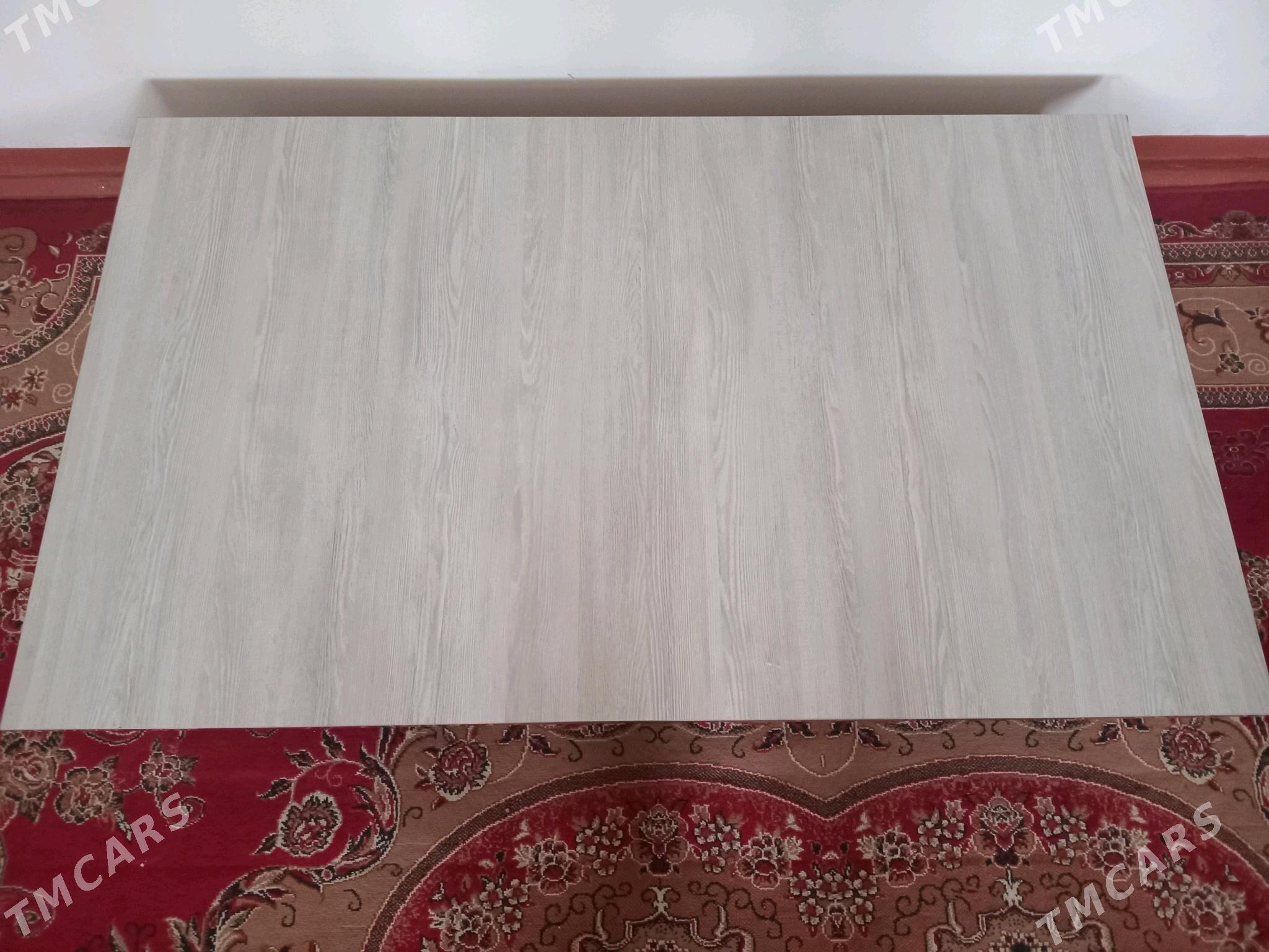 pes nahar stol - Mary - img 3