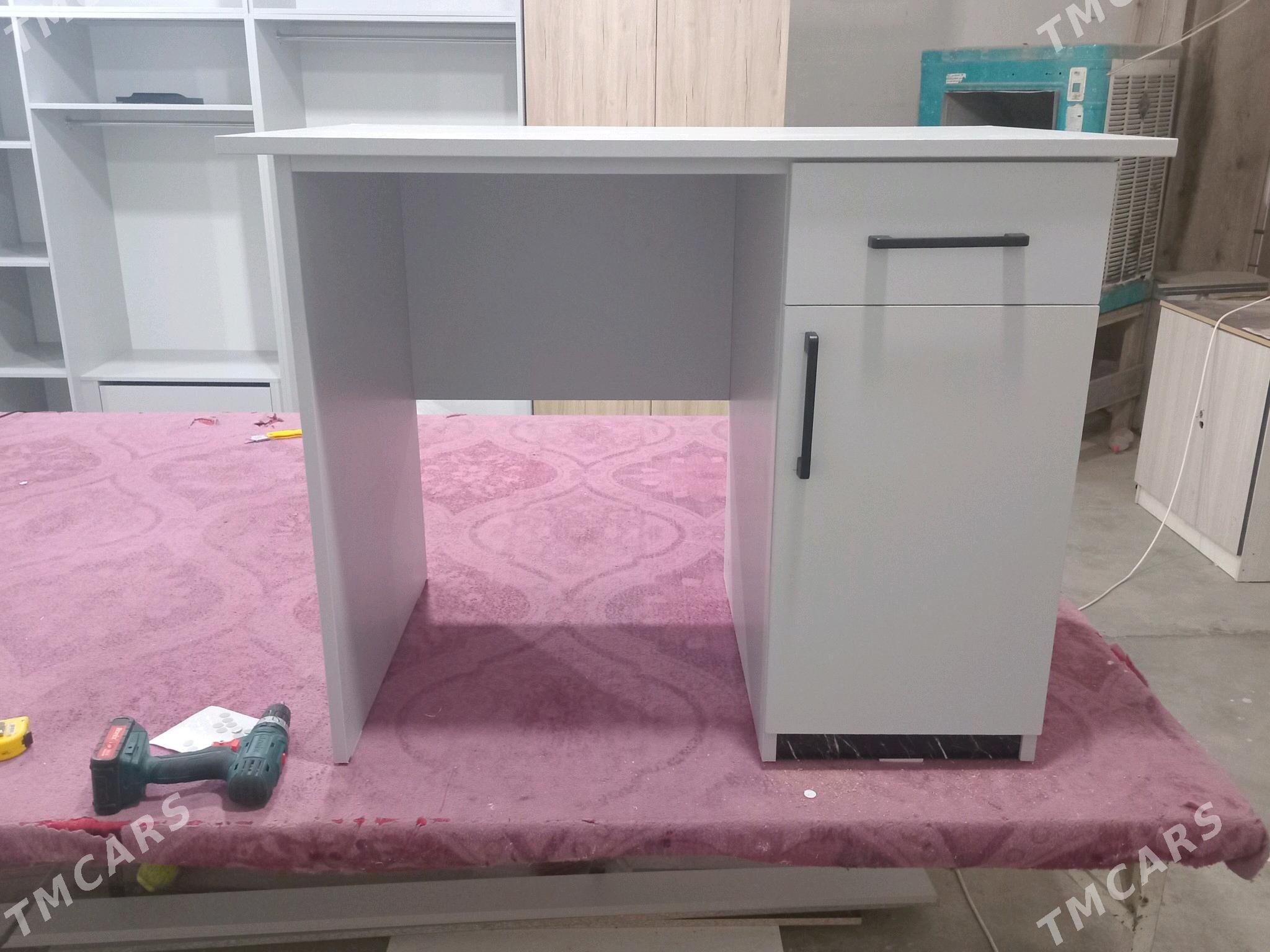 pisminni stol - Mary - img 2