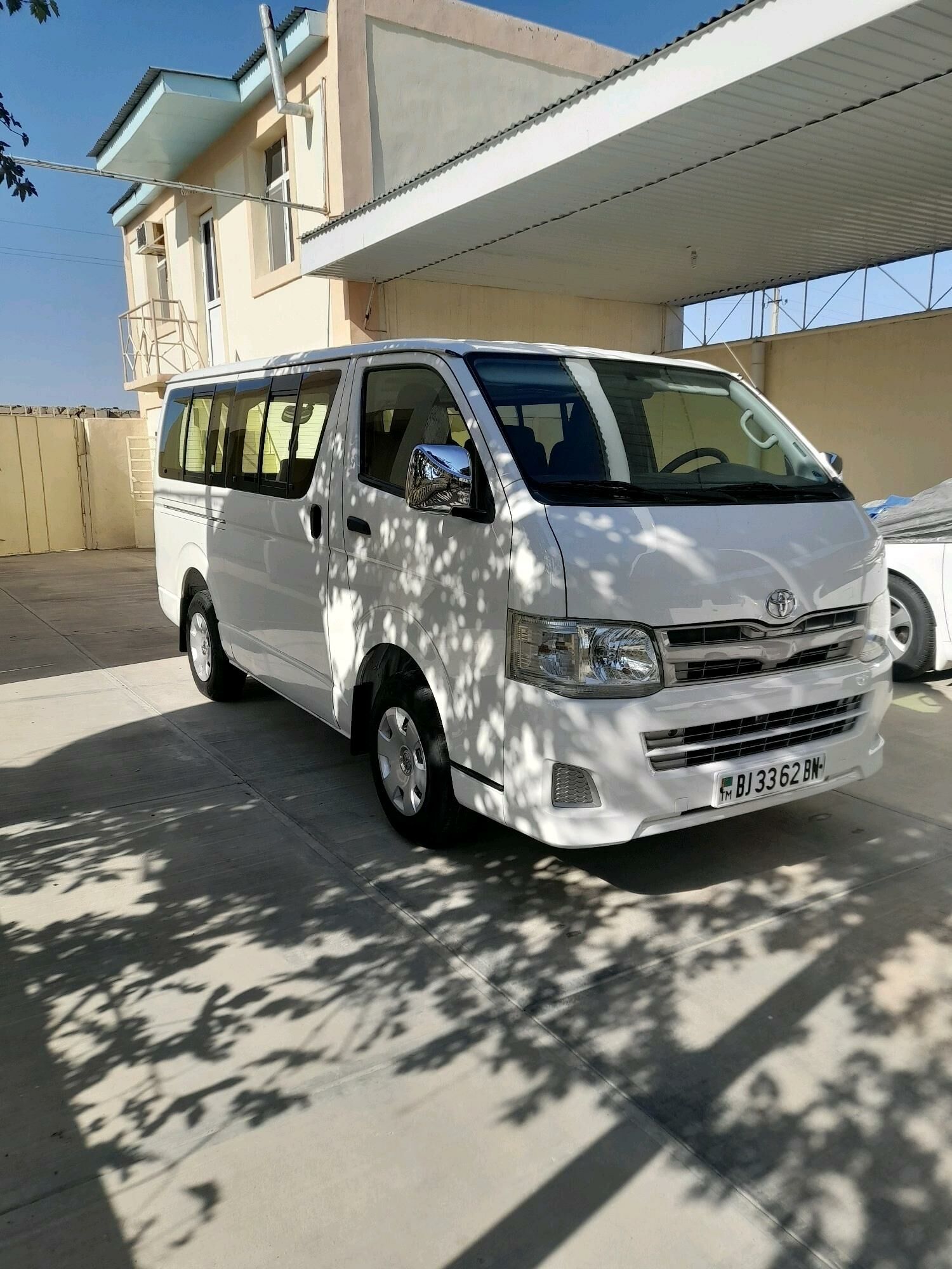 Toyota Hiace 2012 - 355 000 TMT - Гызыларбат - img 8