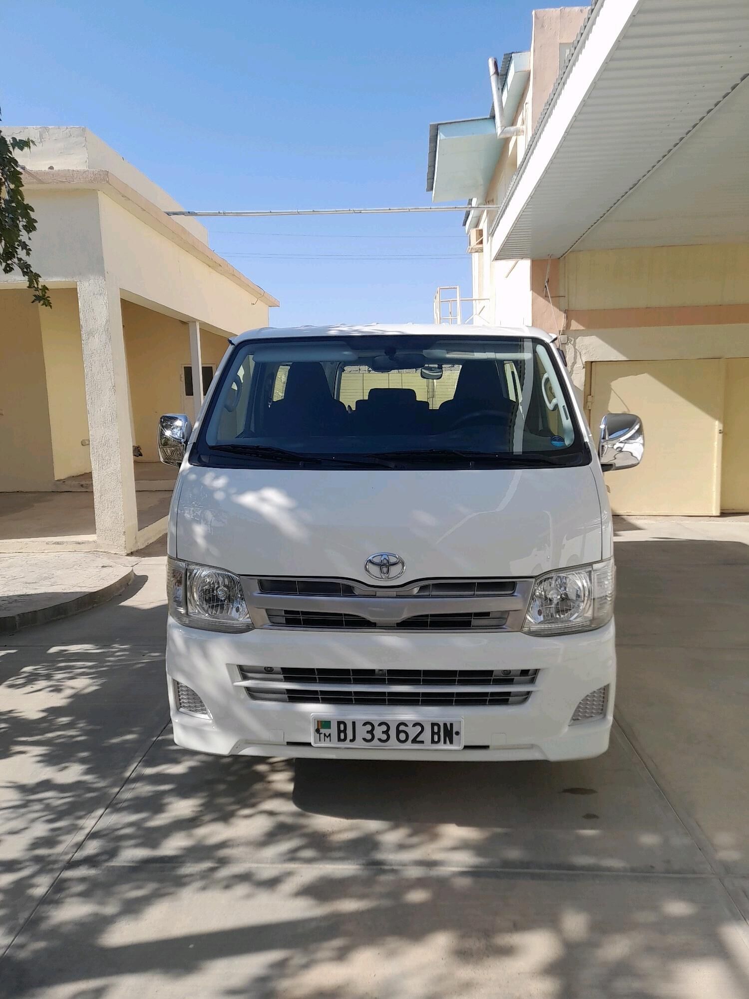 Toyota Hiace 2012 - 355 000 TMT - Гызыларбат - img 9