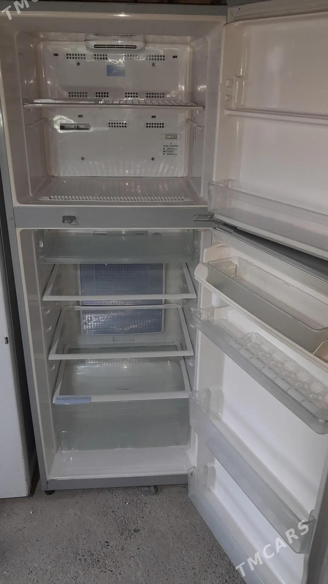 Hitachi holodilnik suhoy moroz - Мары - img 1