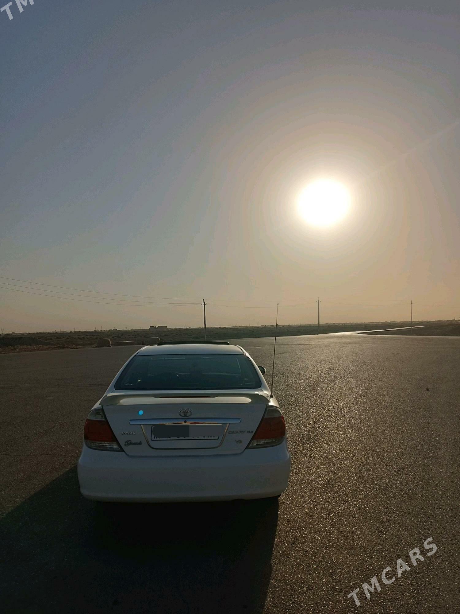 Toyota Camry 2004 - 165 000 TMT - Мары - img 2