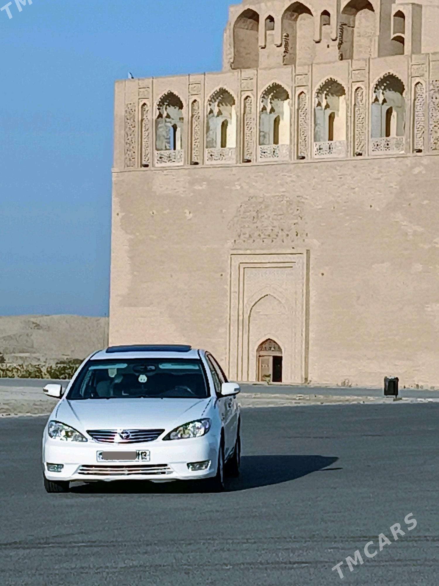 Toyota Camry 2004 - 165 000 TMT - Мары - img 4