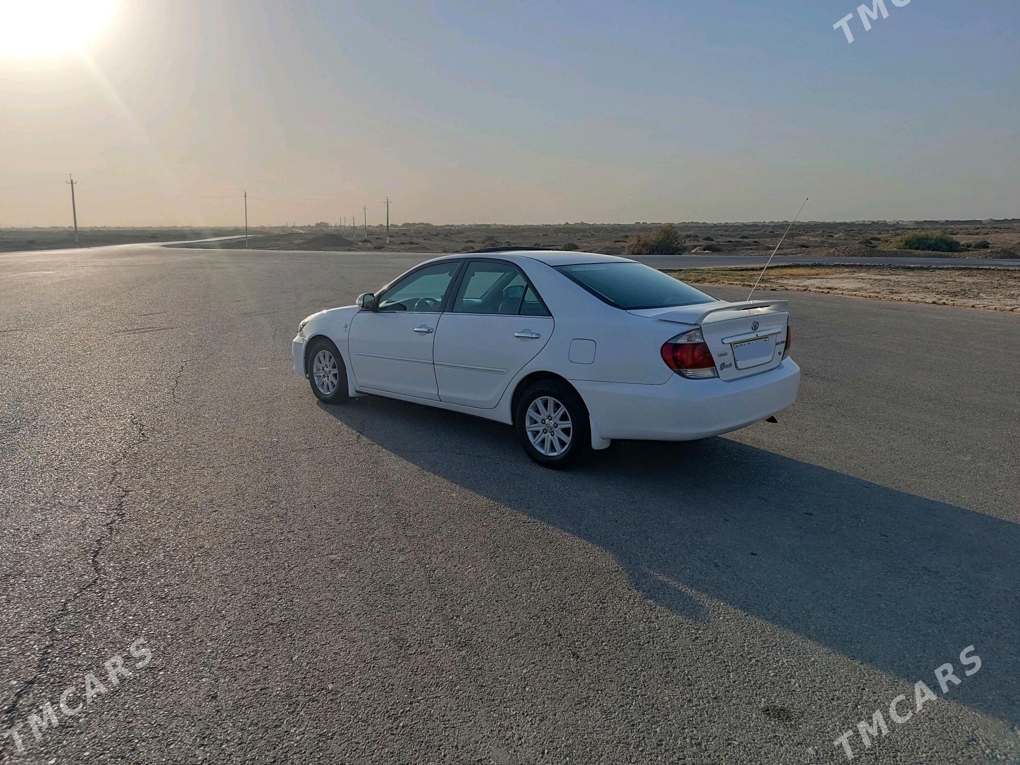 Toyota Camry 2004 - 165 000 TMT - Мары - img 8