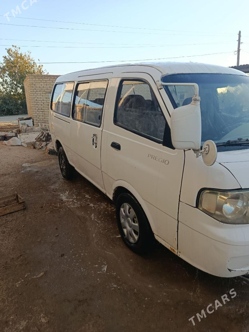 Toyota Hiace 2005 - 52 000 TMT - Garagum etraby - img 1