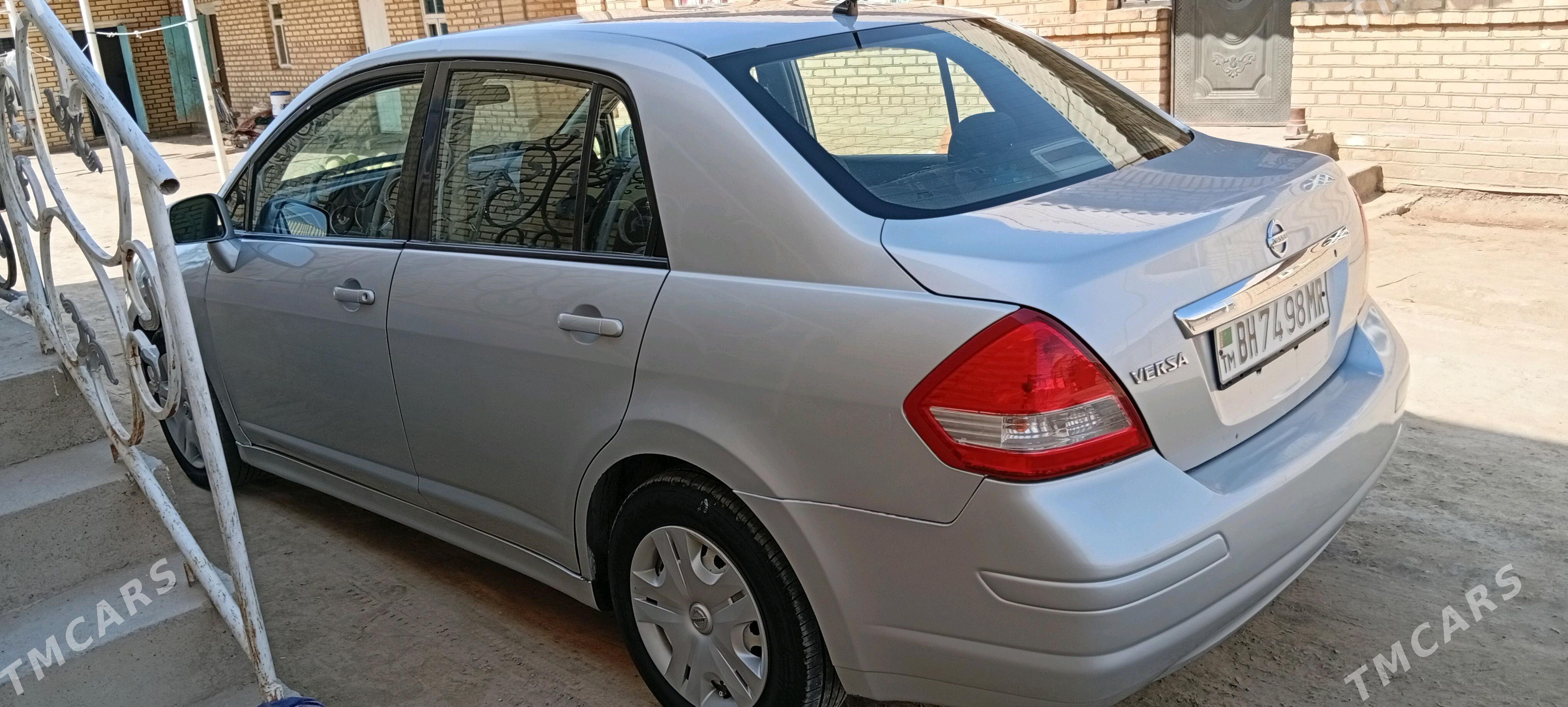 Nissan Versa 2010 - 125 000 TMT - Baýramaly - img 3