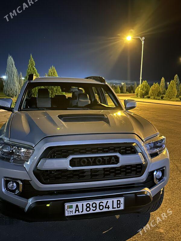 Toyota Tacoma 2018 - 335 000 TMT - Туркменабат - img 3