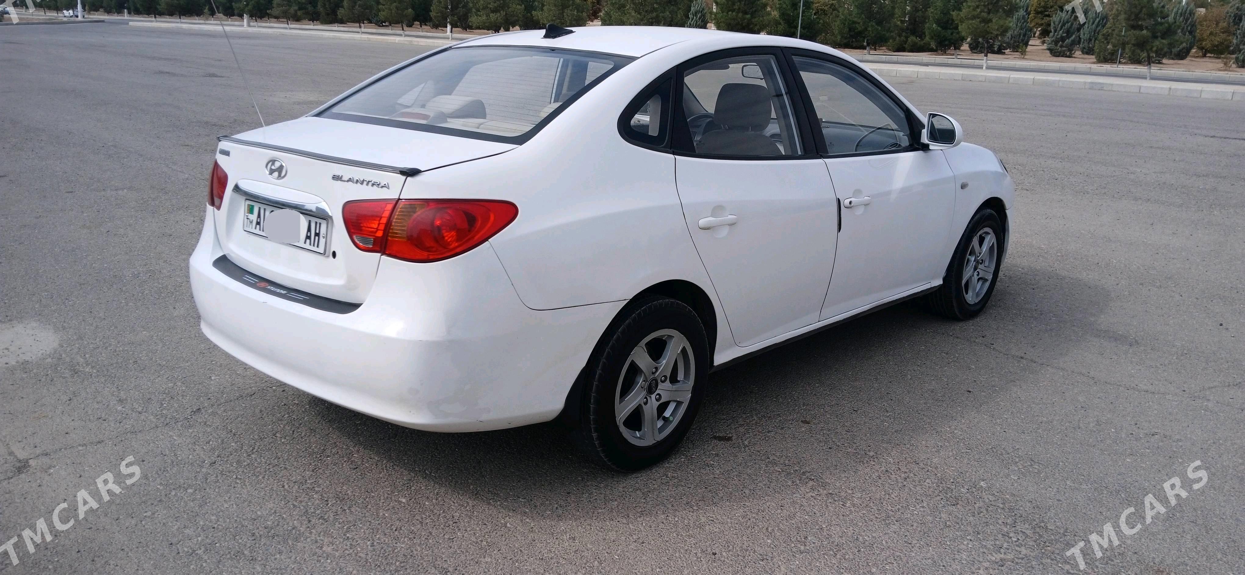 Hyundai Elantra 2010 - 115 000 TMT - Büzmeýin - img 4