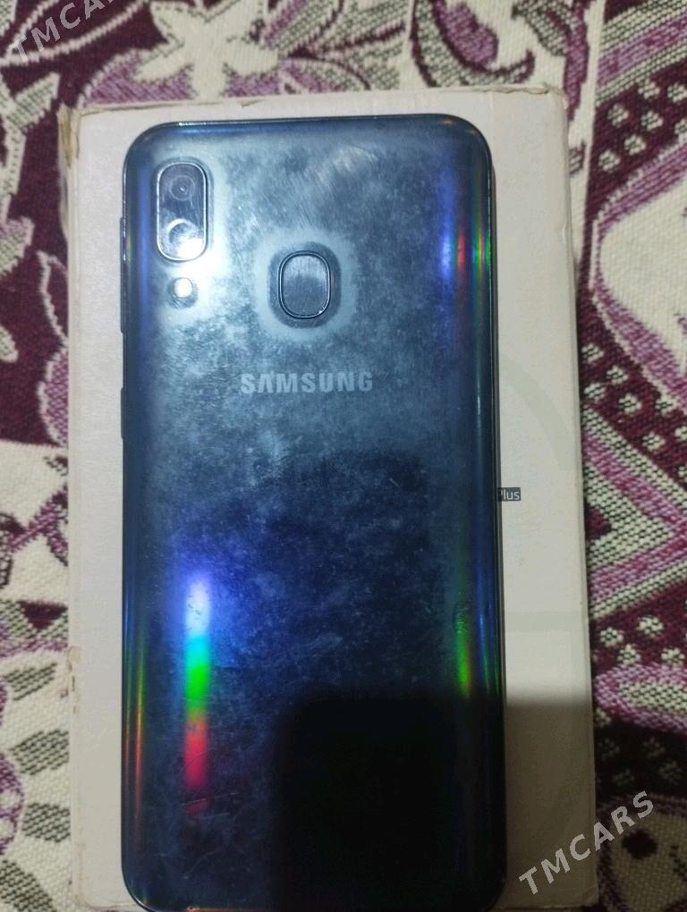 samsung a40 - Sarahs - img 1