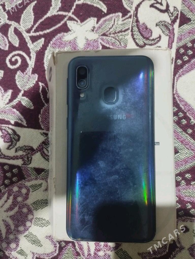 samsung a40 - Sarahs - img 2