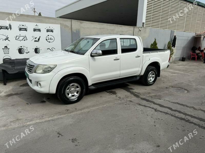 Toyota Hilux 2015 - 380 000 TMT - Aşgabat - img 3