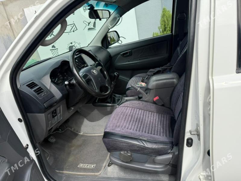 Toyota Hilux 2015 - 380 000 TMT - Aşgabat - img 1