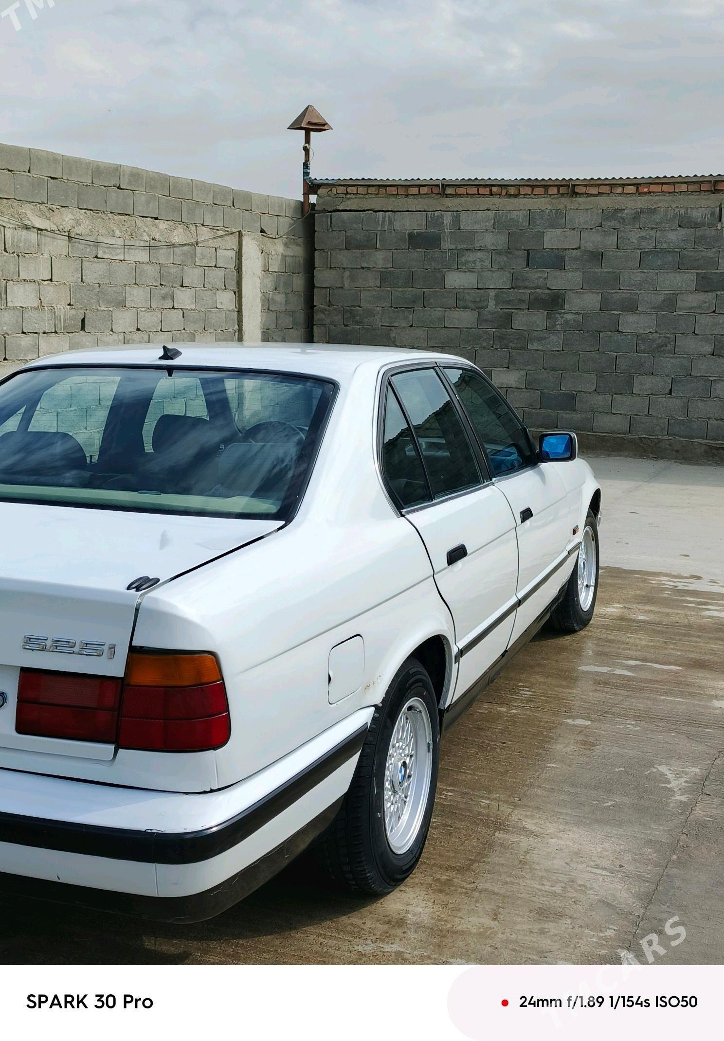 BMW 528 1992 - 60 000 TMT - Бахарден - img 5