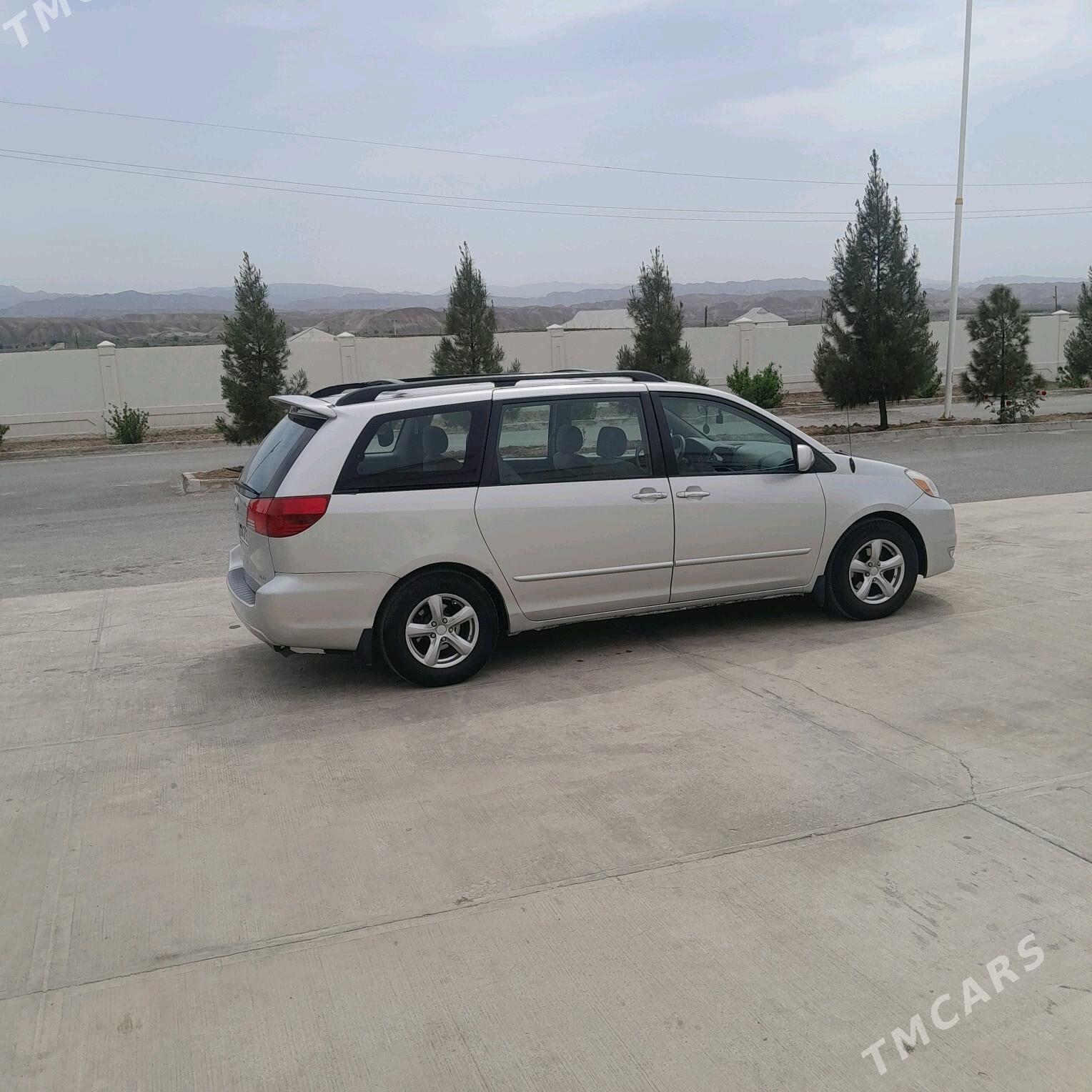 Toyota Sienna 2003 - 199 999 TMT - Байрамали - img 2