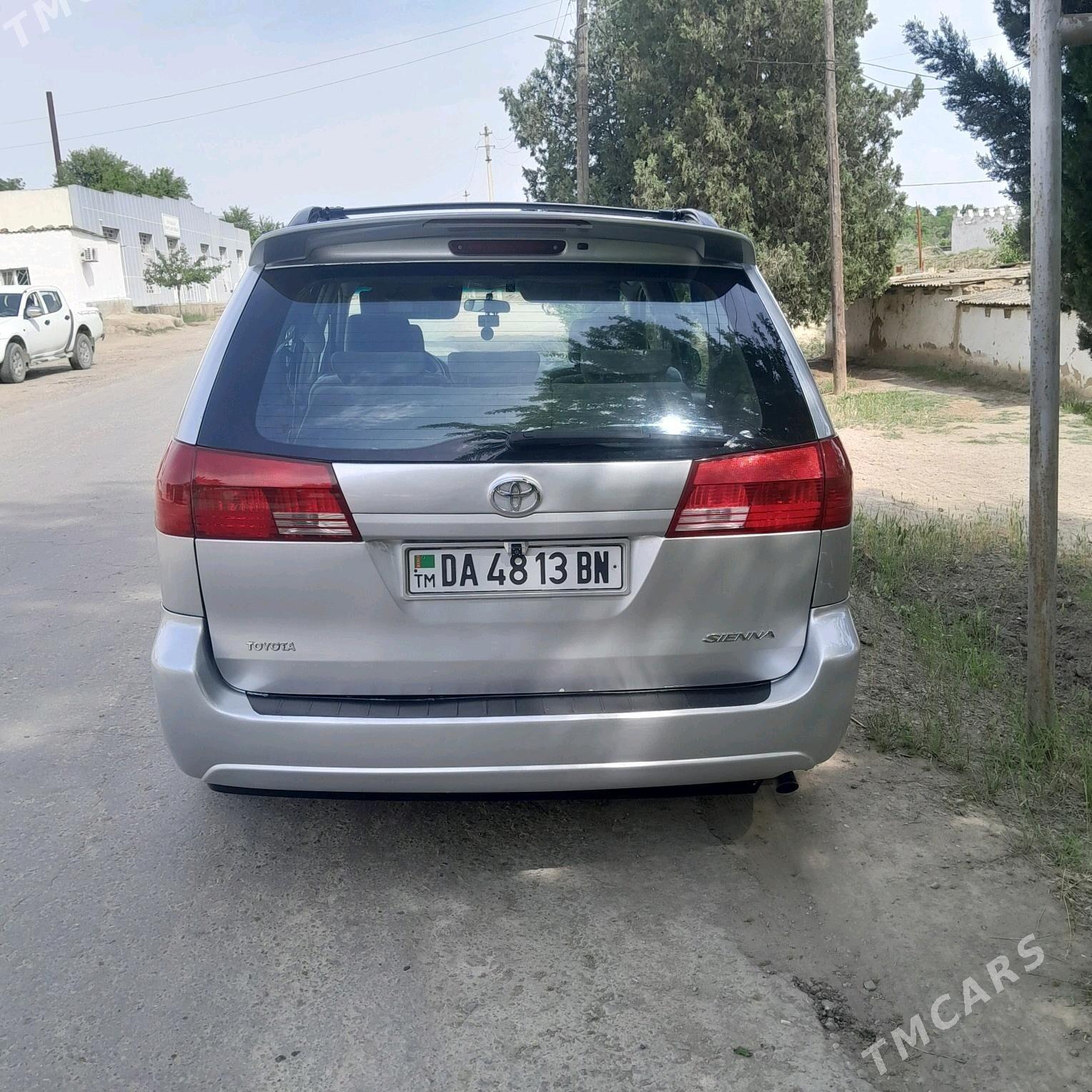 Toyota Sienna 2003 - 199 999 TMT - Байрамали - img 4
