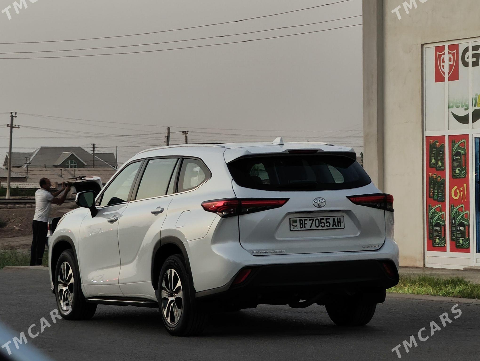 Toyota Highlander 2022 - 510 000 TMT - Теджен - img 5