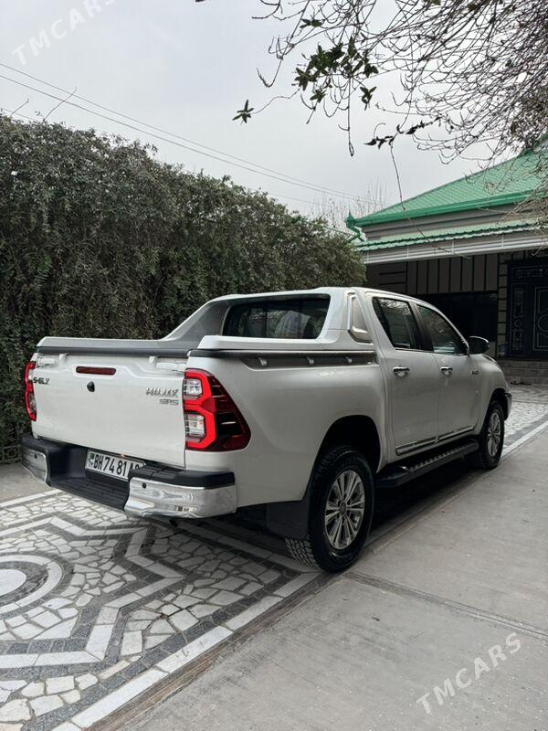 Toyota Hilux 2022 - 595 000 TMT - Aşgabat - img 3