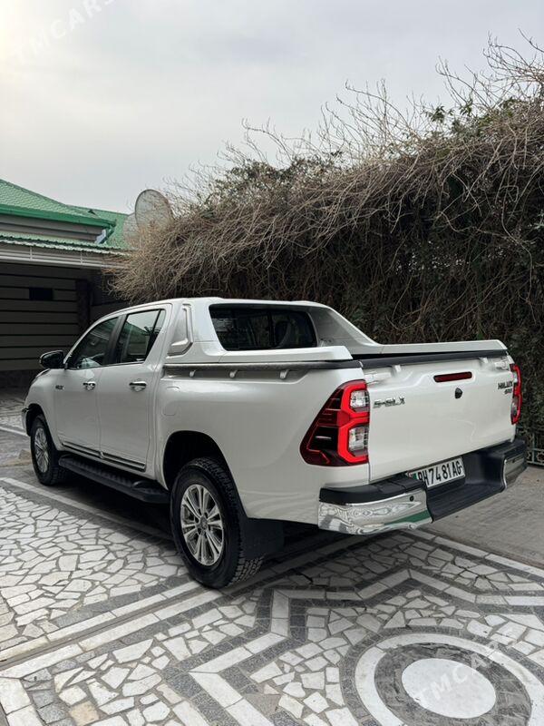 Toyota Hilux 2022 - 595 000 TMT - Aşgabat - img 6