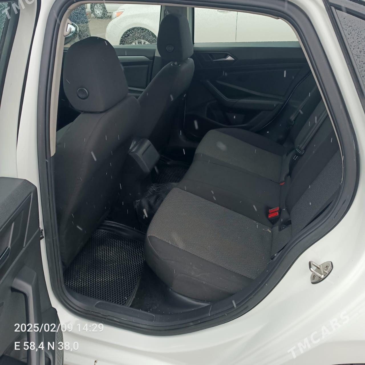 Volkswagen Jetta 2021 - 205 000 TMT - Ýolöten - img 4