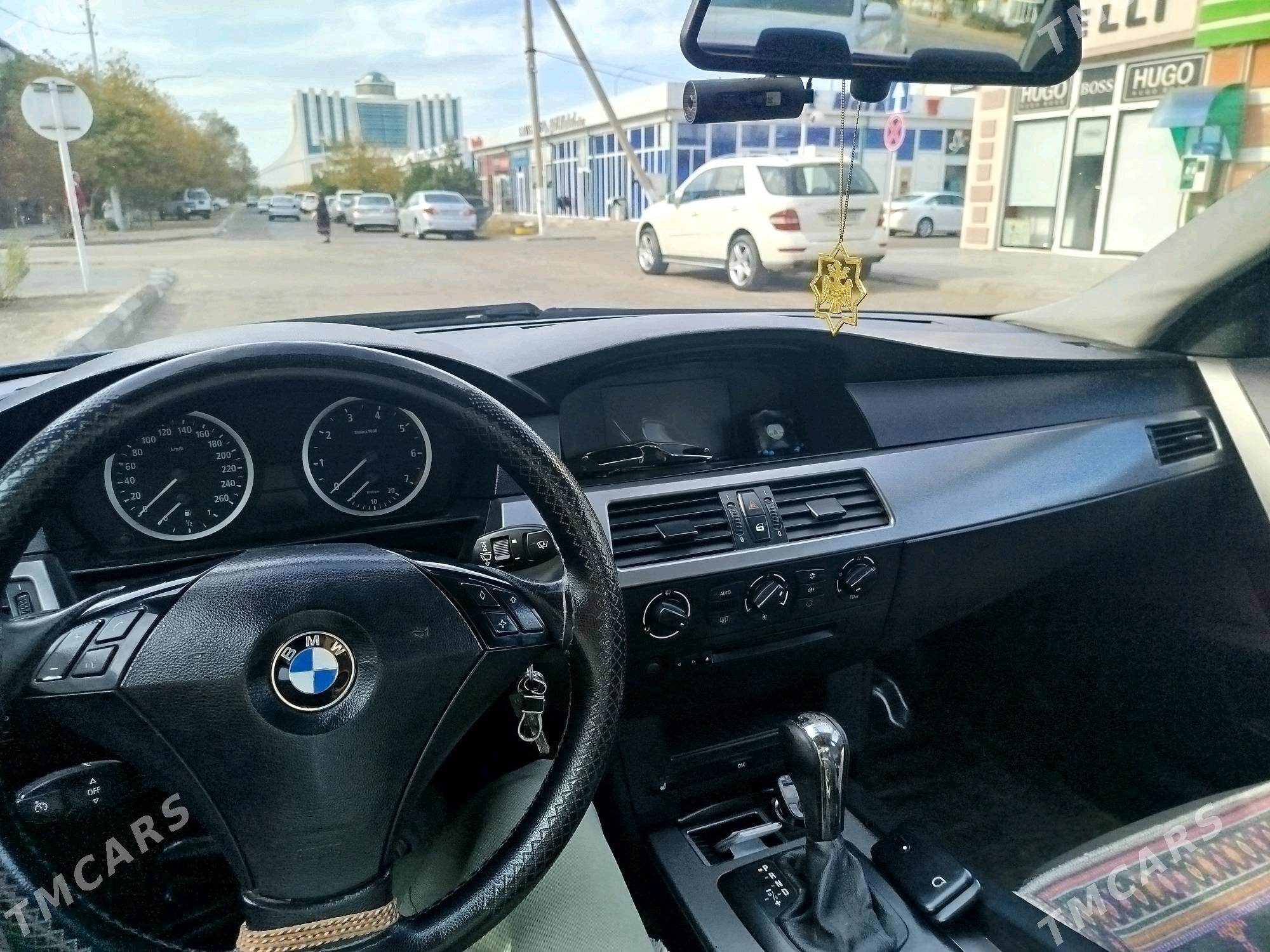 BMW E60 2004 - 150 000 TMT - Дашогуз - img 1