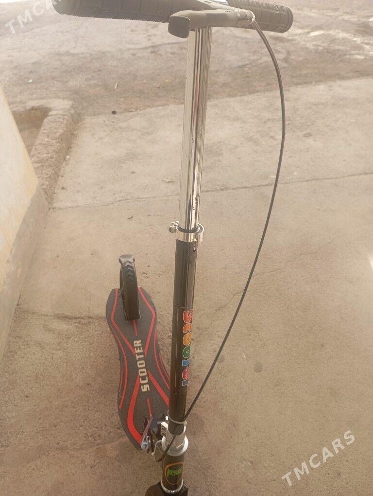 scooter - Türkmenbaşy - img 1