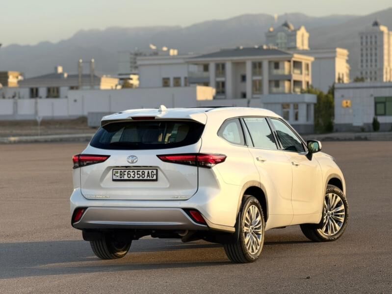 Toyota Highlander 2021 - 640 000 TMT - Aşgabat - img 4