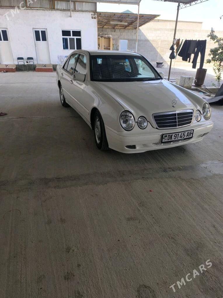 Mercedes-Benz E320 2002 - 140 000 TMT - Kaka - img 1