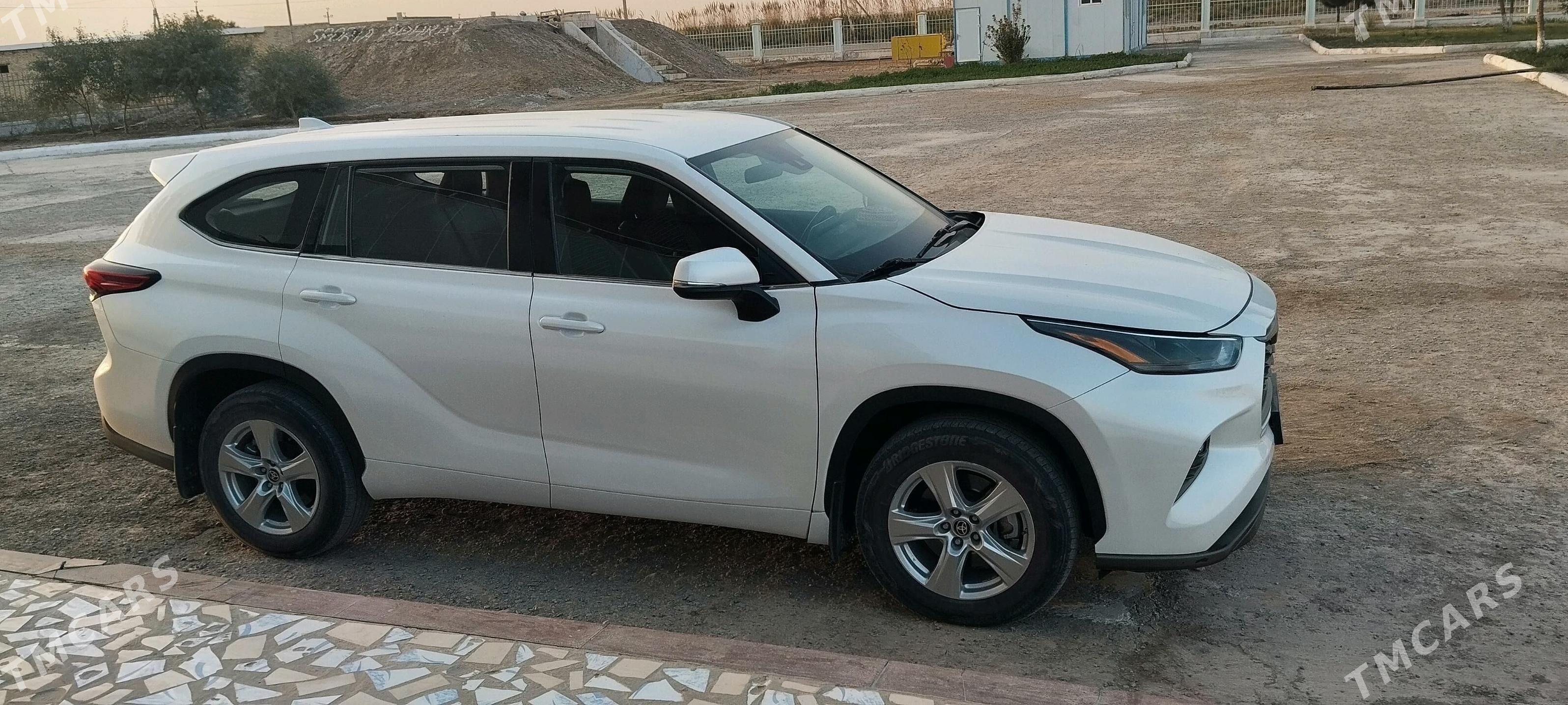 Toyota Highlander 2022 - 510 000 TMT - Сакарчага - img 3