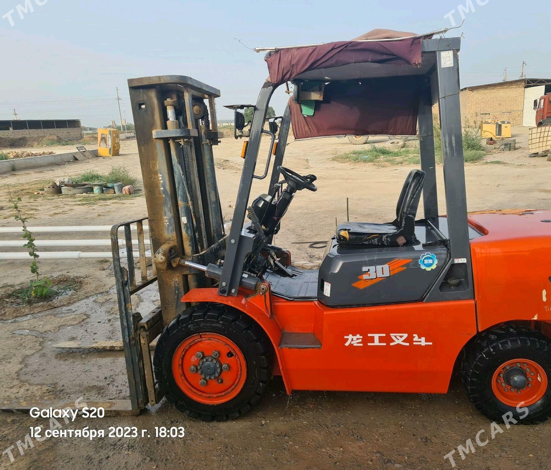 Kara Forklift 2021 - 180 000 TMT - Gökdepe - img 1