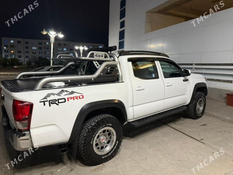 Toyota Tacoma 2019 - 420 000 TMT - Aşgabat - img 3