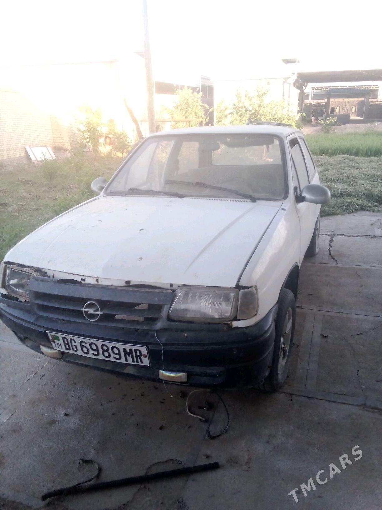 Opel Corsa 1993 - 5 000 TMT - Мары - img 2