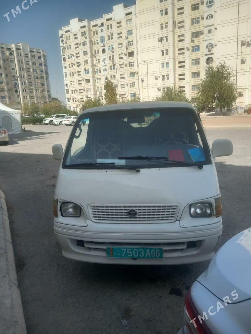 Toyota Hiace 2001 - 105 000 TMT - Howdan "B" - img 1