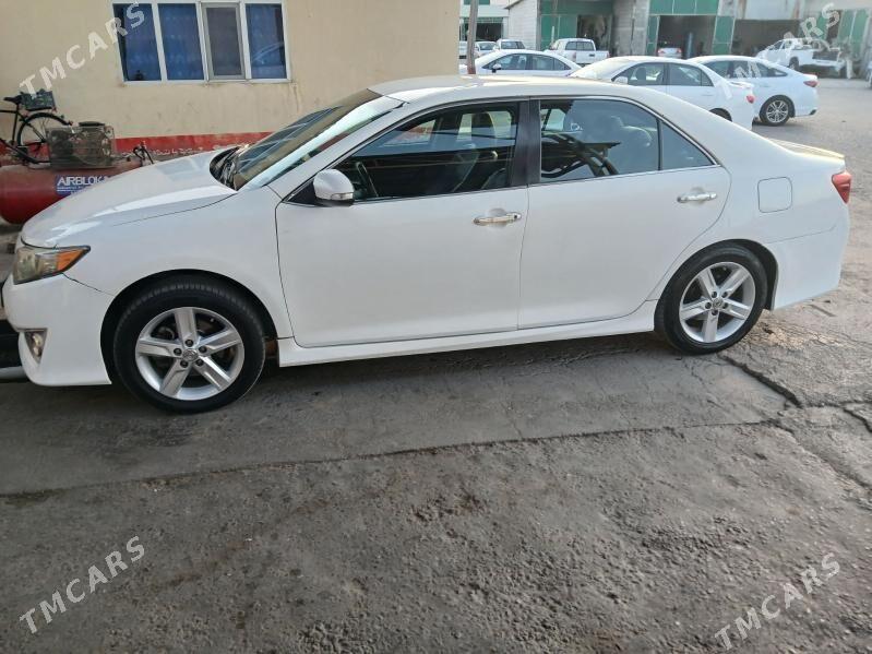 Toyota Camry 2012 - 210 000 TMT - Büzmeýin - img 5