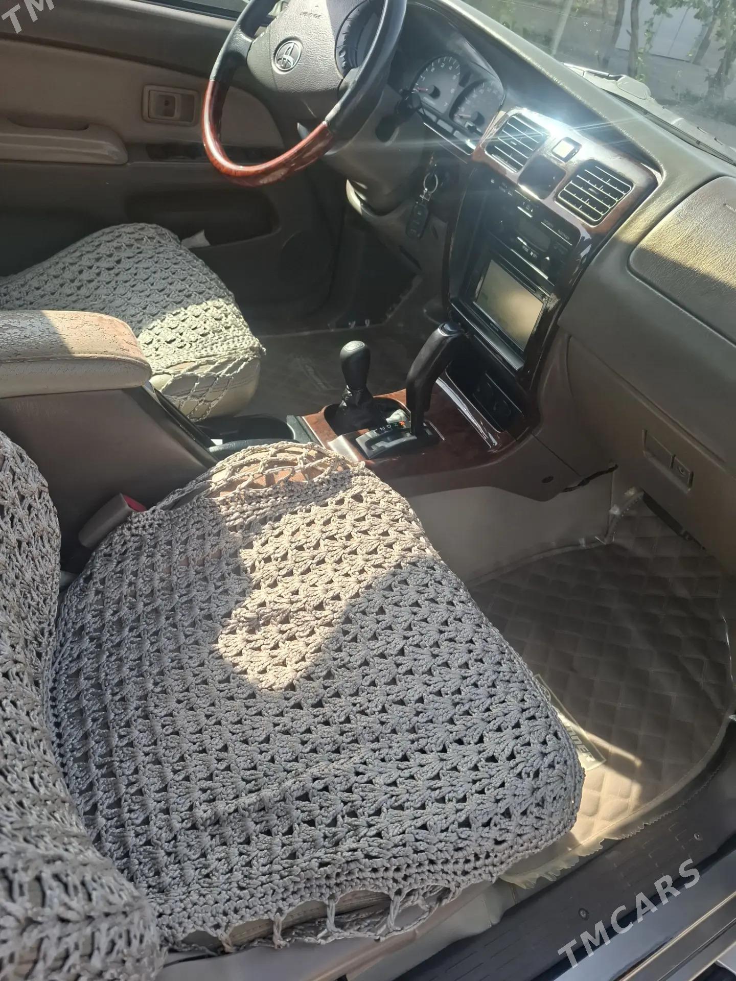 Toyota 4Runner 2000 - 160 000 TMT - Saýat - img 6