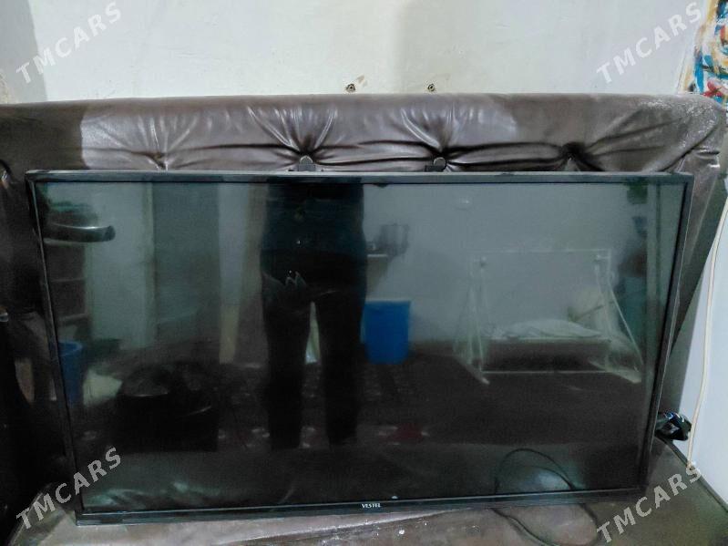 42 Vestel Telewizor - Херрикгала - img 1