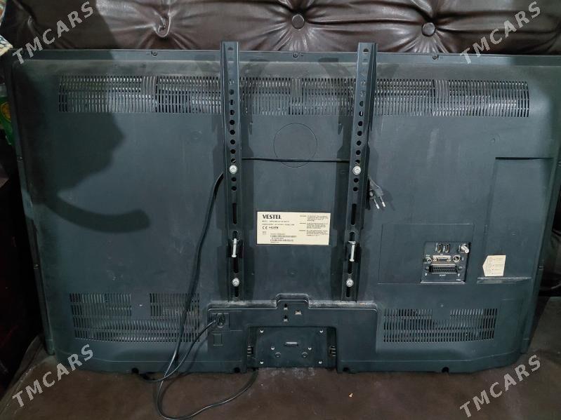42 Vestel Telewizor - Херрикгала - img 2