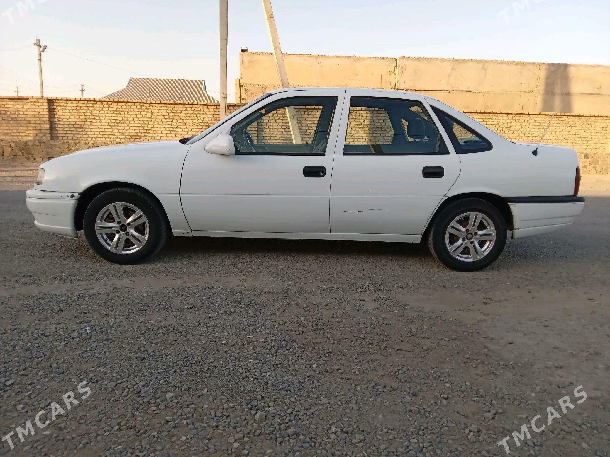 Opel Vectra 1994 - 30 000 TMT - Bereket - img 1